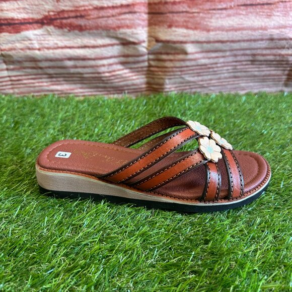 Women's Genuine Leather Brown Sandals with Flower Details Handmade in Mexico - Picture 3 of 8